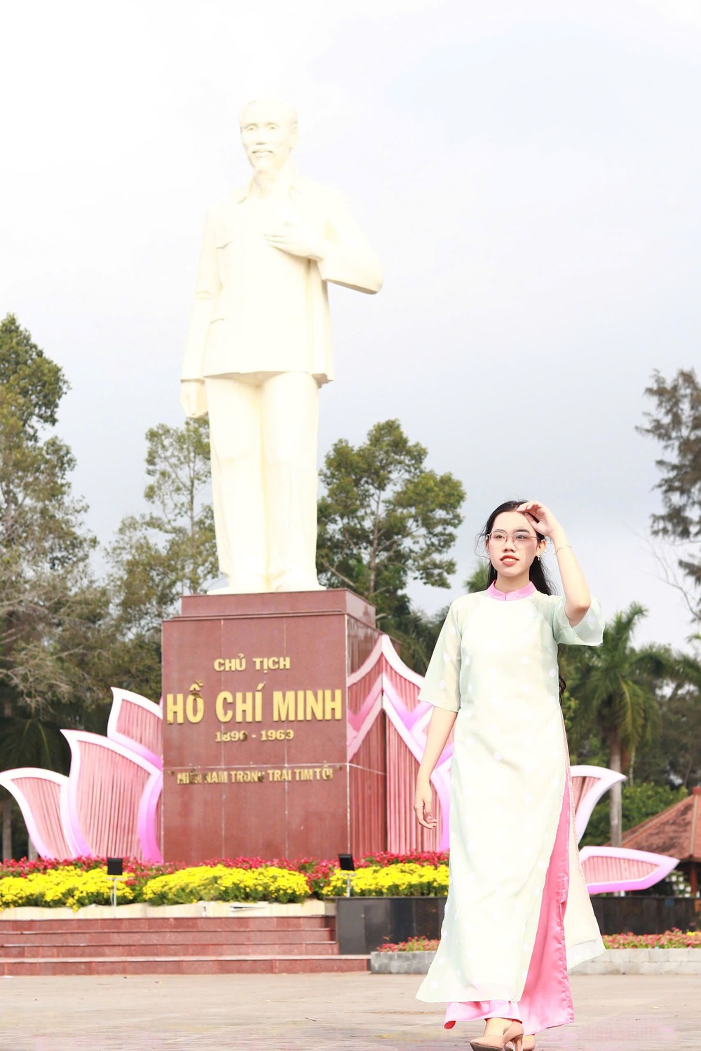 胡志明 美女骑行,帅哥导游-來趣玩旅游