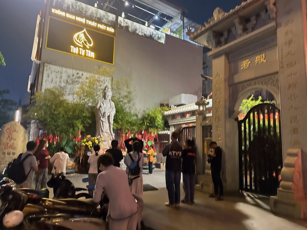 胡志明 美女骑行,帅哥导游-來趣玩旅游