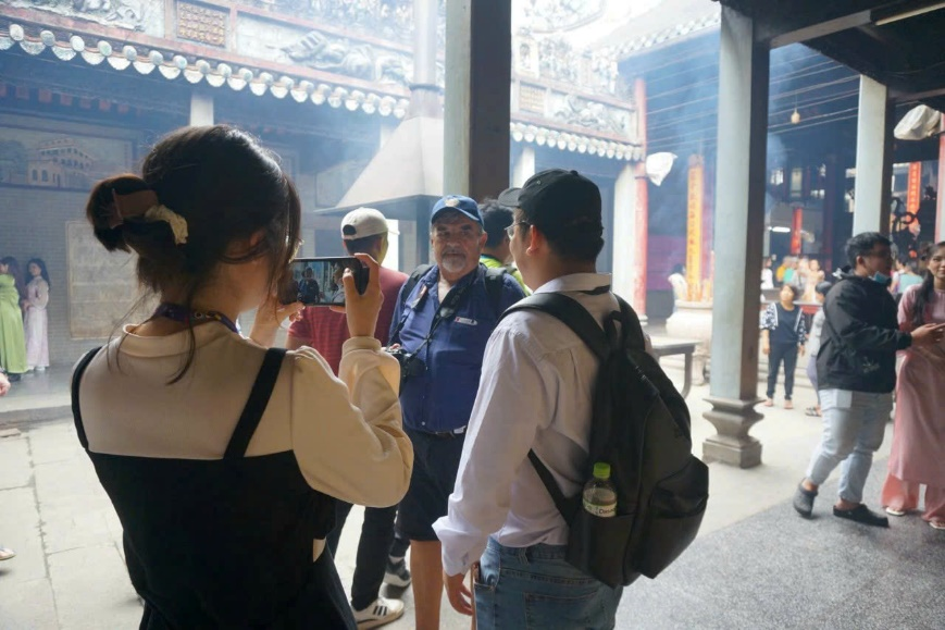 胡志明 美女骑行,帅哥导游-來趣玩旅游