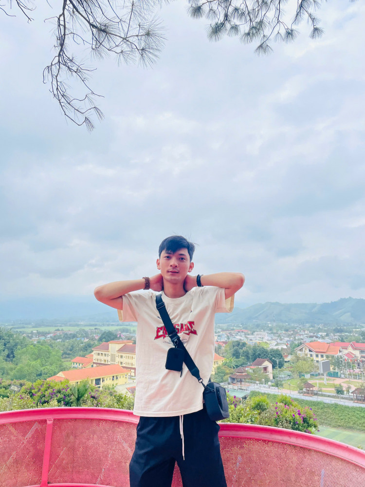 岘港 会安美女骑行,帅哥导游-來趣玩旅游