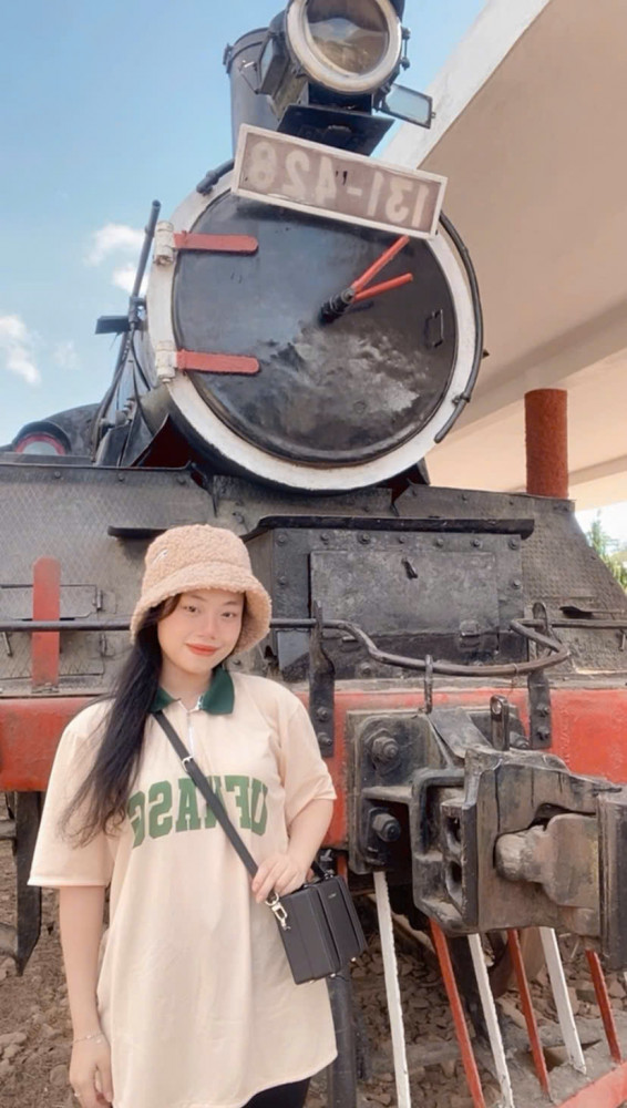 岘港美女骑行,帅哥导游-來趣玩旅游