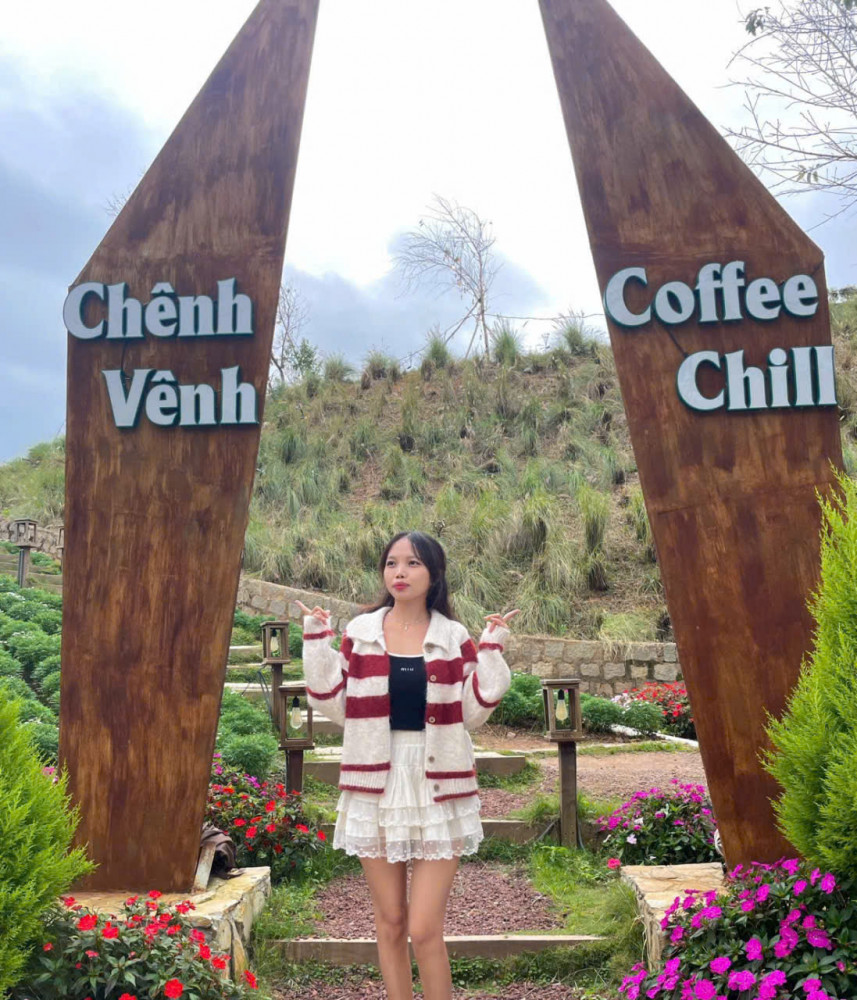 岘港 会安美女骑行,帅哥导游-來趣玩旅游