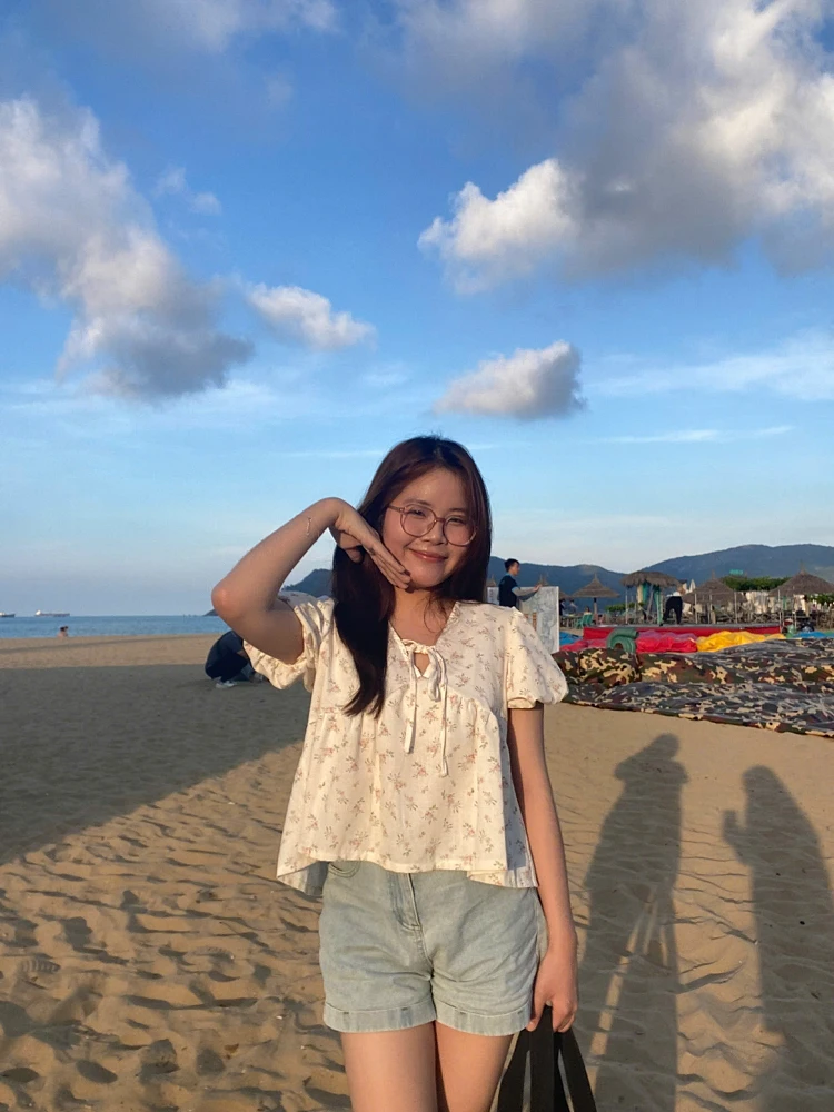 岘港 会安美女骑行,帅哥导游-來趣玩旅游