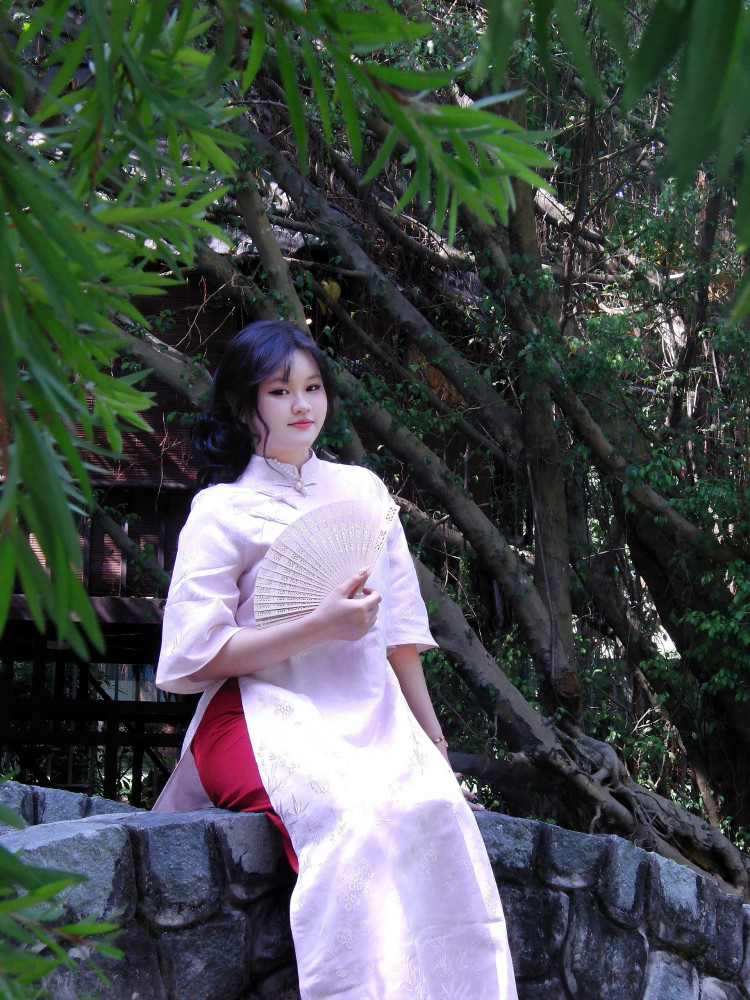 胡志明美女骑行,帅哥导游-來趣玩旅游