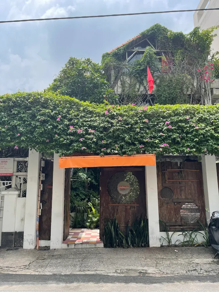 Cục Gạch Quán