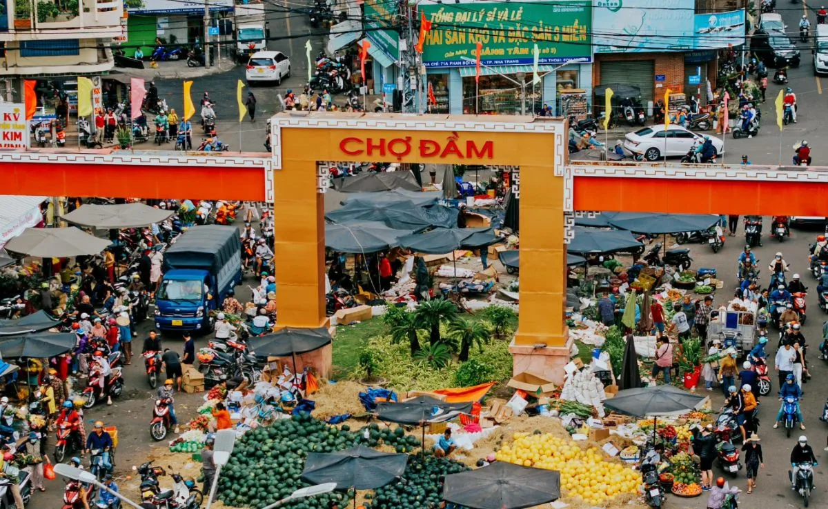 潭市場（Chợ Đầm）