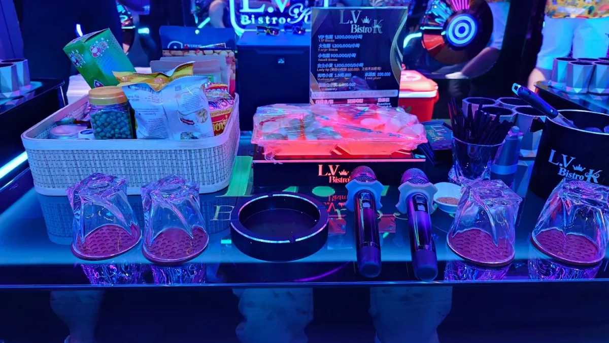 L.V Bistro K