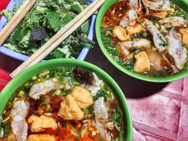 銀街發姐蟹肉米線(Bún Riêu Cua Hàng Bạc / Cô Phát)
