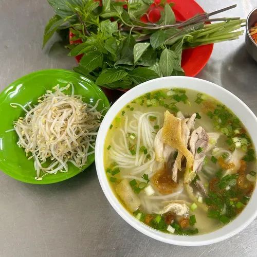 祈童鸡粉 (Phở Miến Gà Kỳ Đồng)