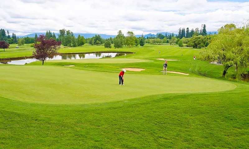 新山一高尔夫球场 (Tan Son Nhat Golf Course)