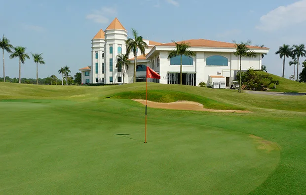 翡翠高尔夫俱乐部 (Emerald Golf Club)