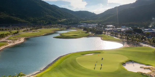 平田安娜拉高尔夫俱乐部 (Anara Binh Tien Golf Club)