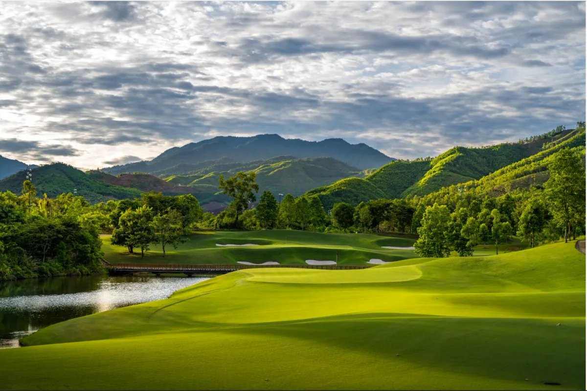 巴拿山高尔夫俱乐部 (Ba Na Hills Golf Club)