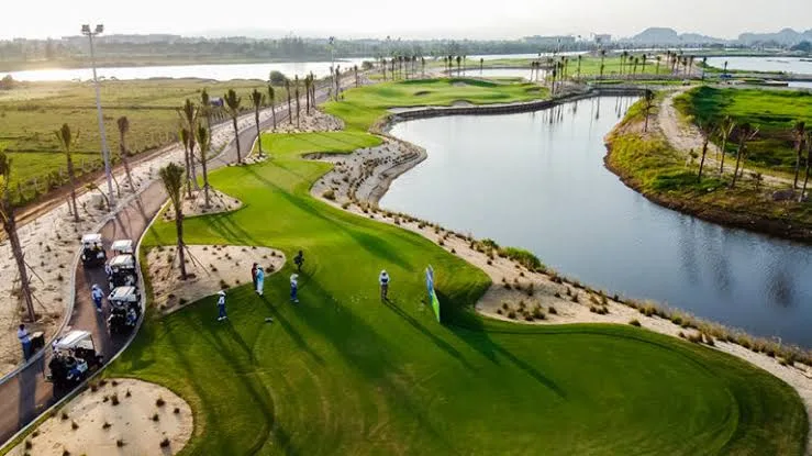 BRG 金沙高尔夫度假村 (BRG Golden Sands Golf Resort)