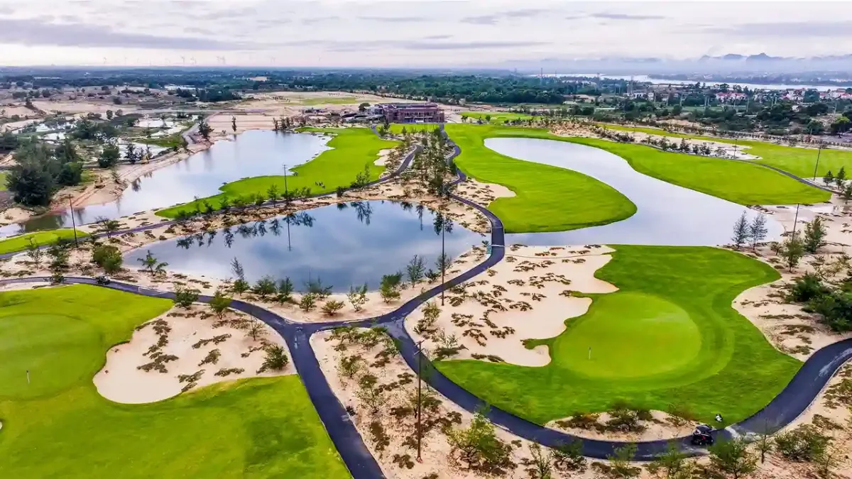 蓝钻高尔夫球场 (Blue Diamond Golf Links)