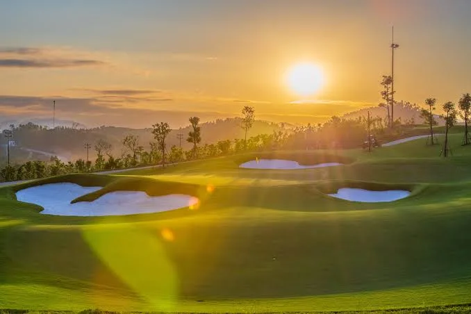 文郎帝国 T&T 高尔夫俱乐部 (Van Lang Empire T&T Golf Club)