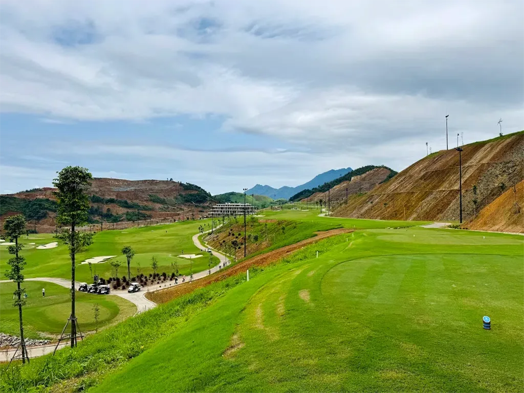 蒙大拿高尔夫球场 (Montana Golf Course)