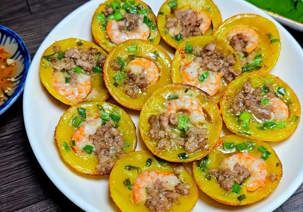 乳果树下虾煎饼 (Banh Khot Goc Vu Sua)