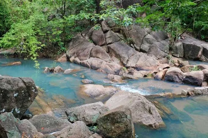 石溪生态旅游区 (Khu Du Lich Sinh Thai Suoi Da)